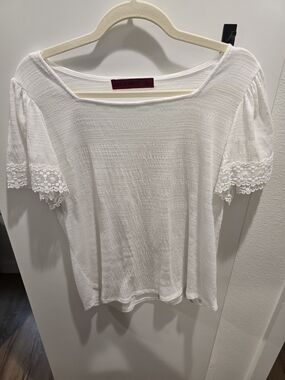 Love Scarlett White Crochet-Trim Puff Sleeve Blouse